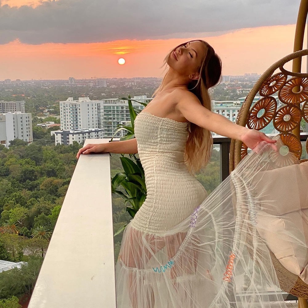 Meet your Posher, Danielle